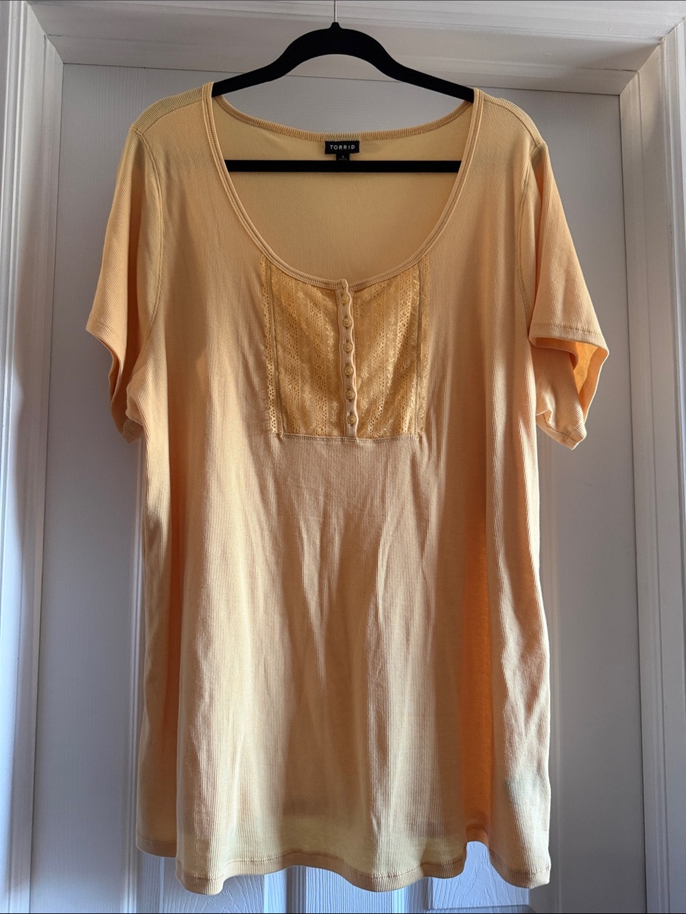 torrid Pale Yellow Scoop Neck Short Sleeve Top with Button Yoke
